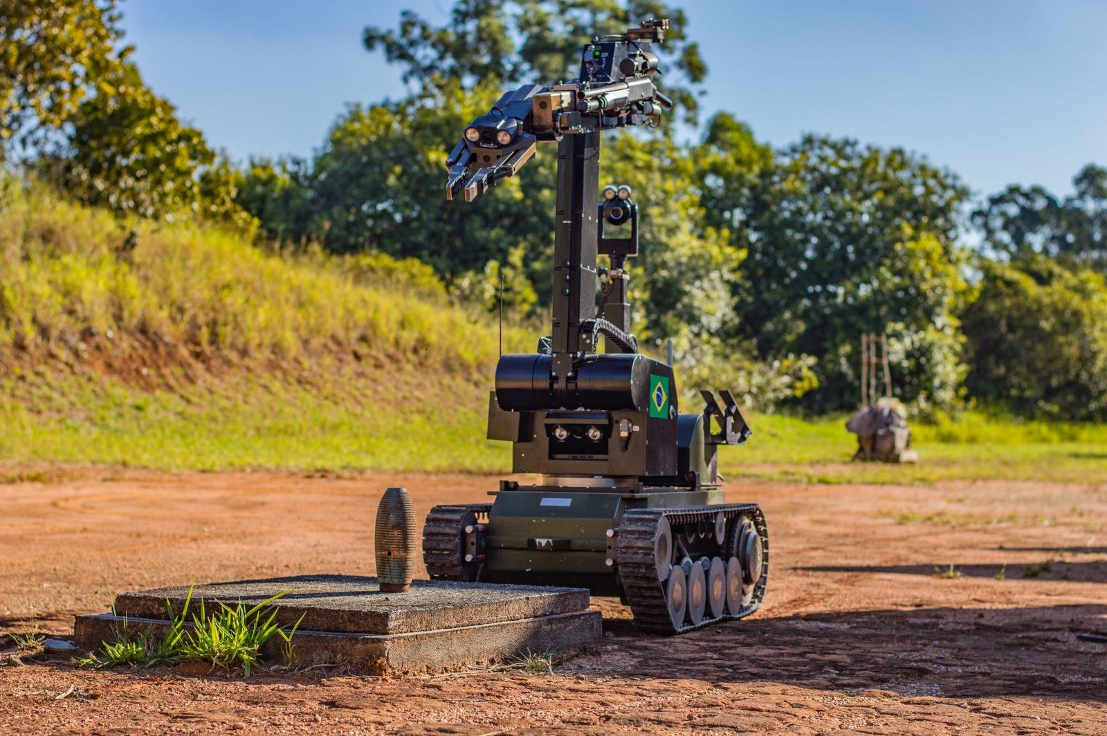 Exército define requisitos para novo Robô EOD e amplia demanda por tecnologia robótica nacional